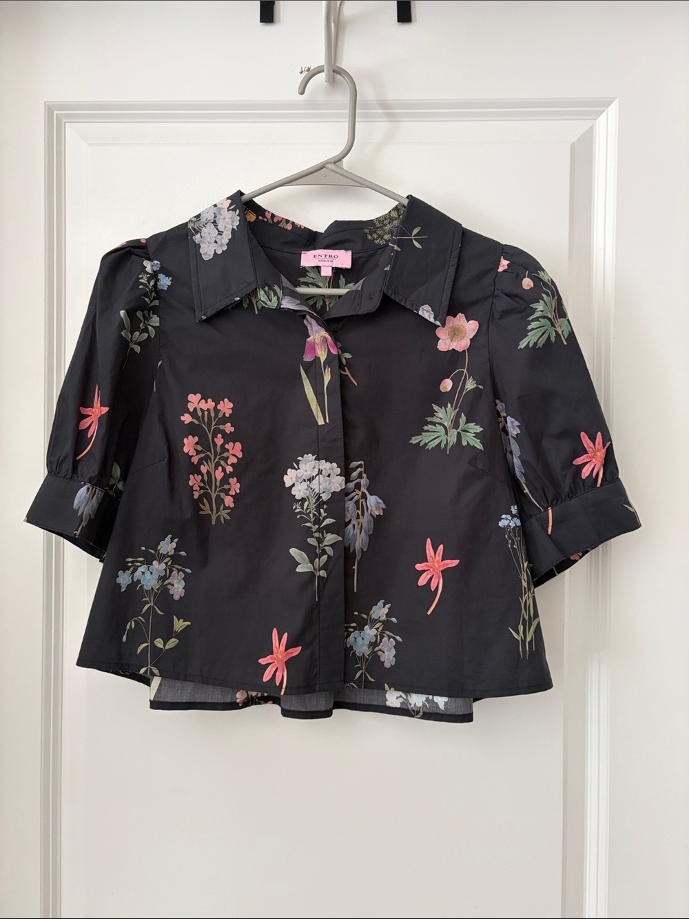 Entro Black Floral Crop Button-Up Top